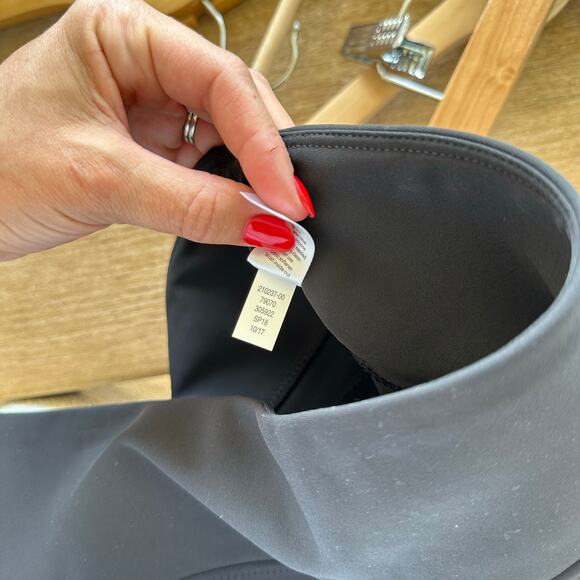 Athleta Stellar Crop High Rise Pull On Pant Black L NWT - Picture 10 of 10